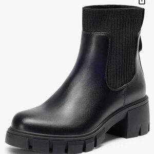 DREAM PAIRS Chelsea Ankle Booties (7.5)